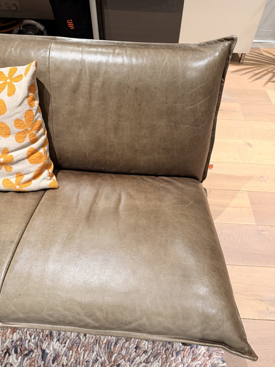 Image 1 of Jess Earl 2 cremalleras con puf de lectura 