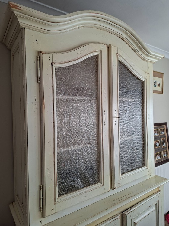 Cremefarbener zweiteiliger zerlegbarer Geschirrschrank aus Holz, Vitrine, Rustic (Foto 3 von 5)