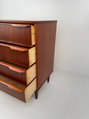 Cassettiera danese d'epoca: elegante design in teak della metà del XX secolo