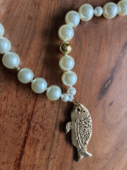 Nuova collana unica con pesci color oro