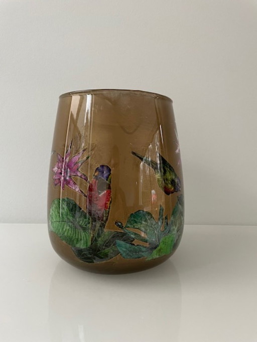 Glazen kaarsenhouder/vaas met exotische vogels – warm goudtint (17 cm)