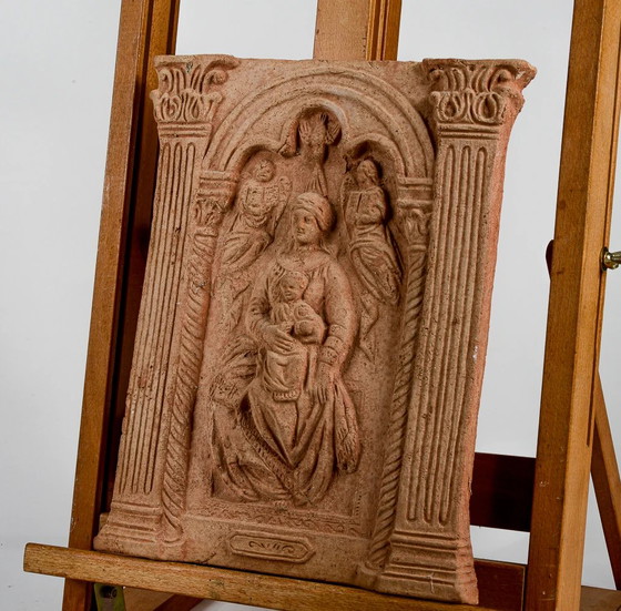 Terracotta Plaque depicting Sacred Scene: Madonna and Child - Handcrafted, Wall decoration, Brown, Renaissance (photo 4 of 6)