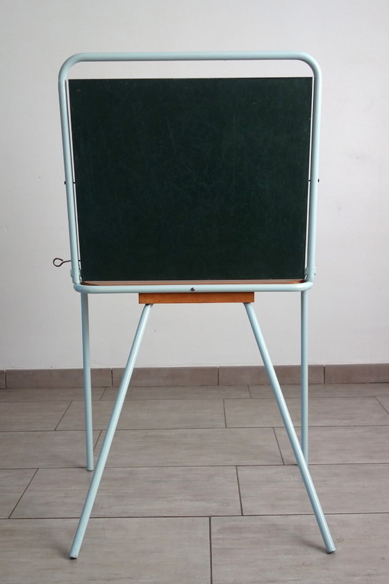 Image 1 of Pizarra escolar plegable antigua de la década de 1960.