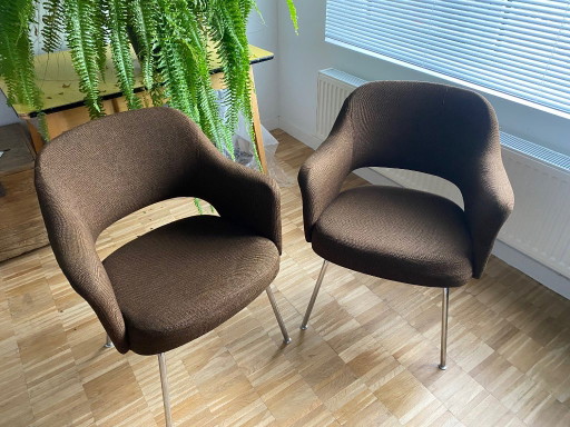 2x Vintage Chair Style Conference Chair Knoll Saarinen – kuipstoelen, Chrome (photo 2 of 6)