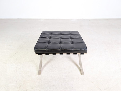 Sgabello Knoll International Barcelona Mies van der Rohe in pelle nera