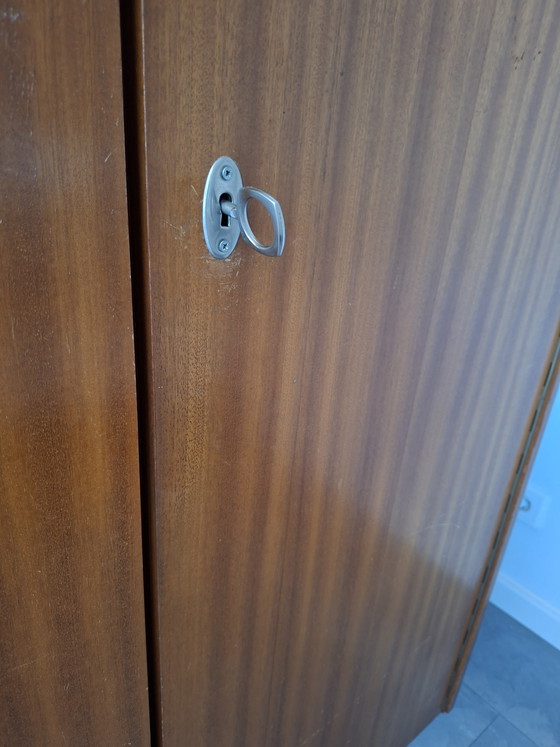 Image 1 of armoire en teck du milieu du siècle