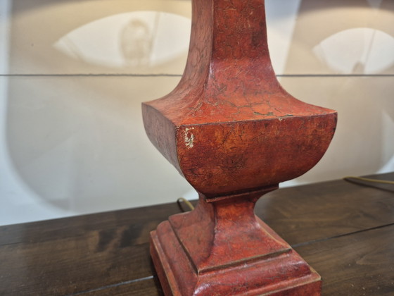 Image 1 of Lampes de table en bois gesso rouge français avec abat-jour assortis