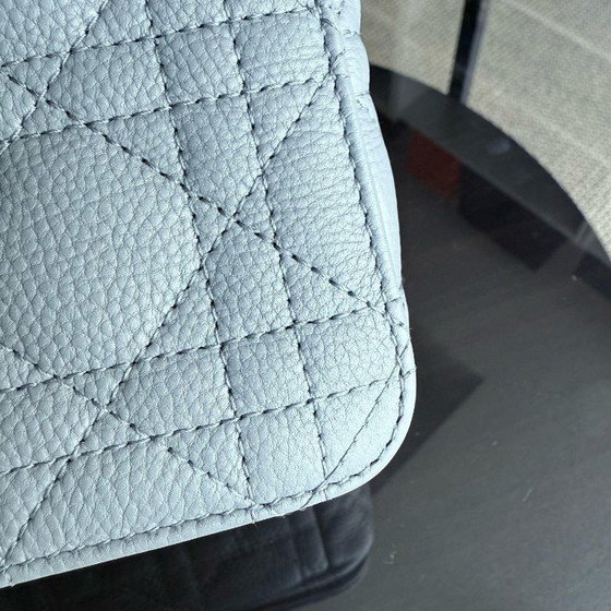 Image 1 of DIOR CARO MEDIUM - PELLE DI VITELLO GRAMMATIZZATA CANNAGE, GRIGIO, FERRAMENTA ORO