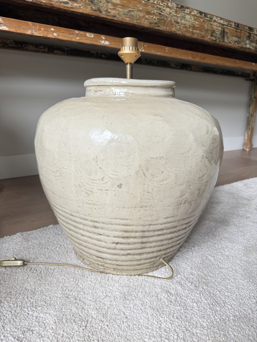 Lampe rustique en pot de gingembre de under the tower interiors
