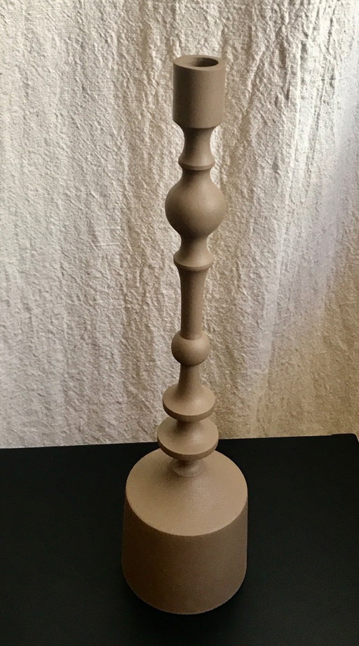 Sheva wave-shaped candleholder