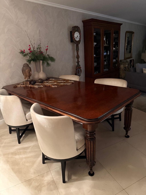 Noten Wortelhouten tafel uitschuifbaar