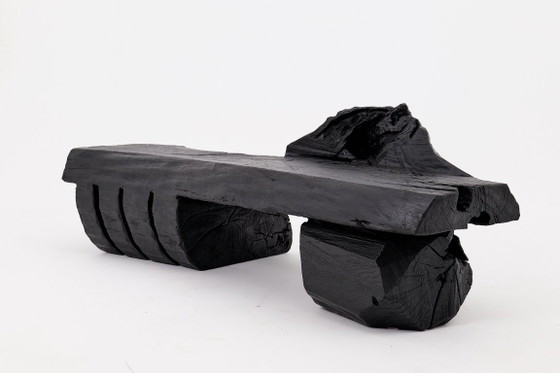 Image 1 of Panca in legno massello carbonizzato di Logniture – Seduta scultorea moderna e organica