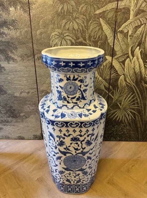 Image 1 of LARGE CHINOISERIE STYLE VASE