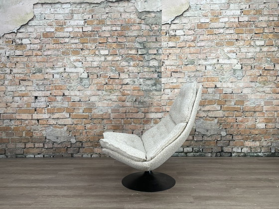 Image 1 of Artifort F588