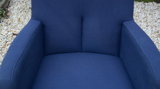 Image 1 of Dining room table with 4 Leolux armchairs