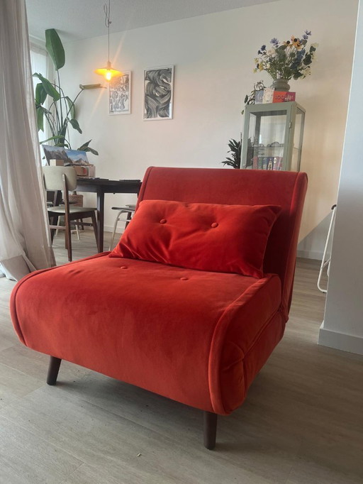 Poltrona / divano letto rosso-arancio – Kave Home – Effetto camoscio / velluto