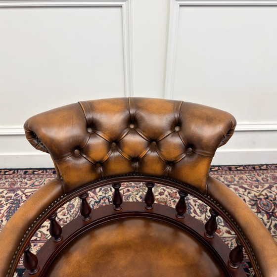 Set Klassische Englische Springvale Chesterfield Stühle – Sessel, Leather, Wood (photo 4 of 15)
