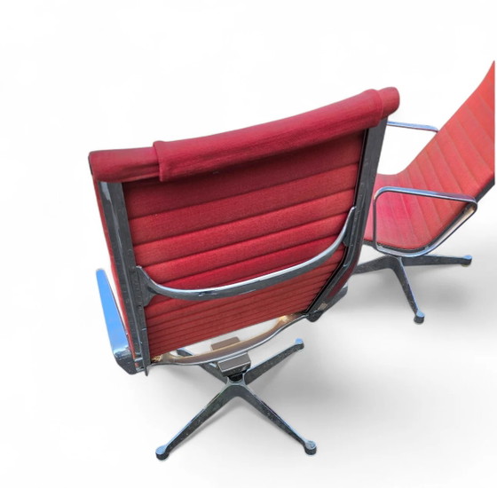 2 x Poltrona girevole in alluminio EA 124 Early Edition di Charles & Ray Eames, Herman Miller / Meccanismo (photo 3 of 19)