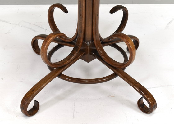 Tavolo da pranzo Bistro Michael Thonet antico in legno curvato e canna - Austria, Tavoli da pranzo, Rattan (foto 9 di 10)