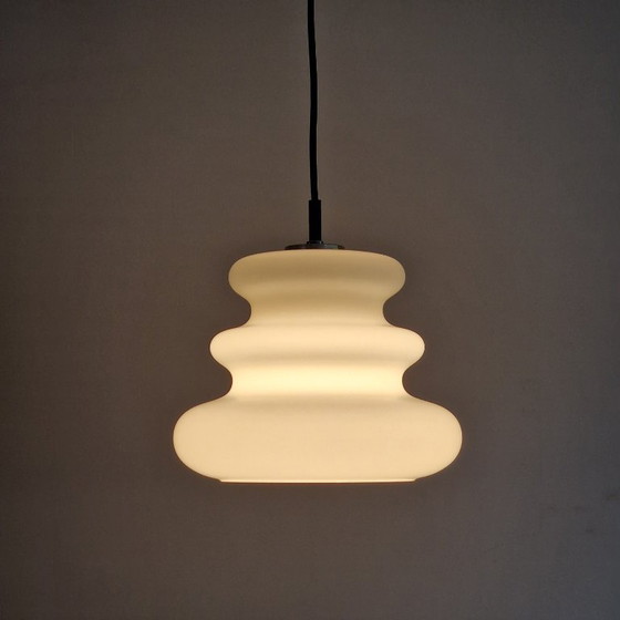 Image 1 of Lampe suspendue vintage par Peill et Putzler, Allemagne, 1960. Modèle AH 1. Verre à lait / verre opalin. Blanc.