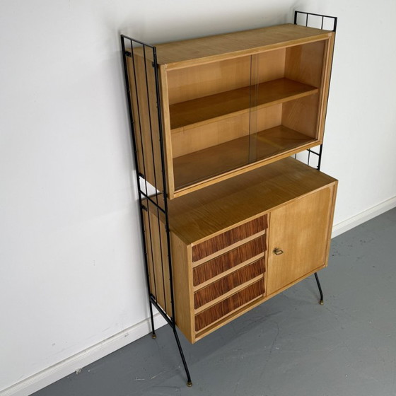 Image 1 of Elegante scaffale di metà secolo con vetrinetta e cassettiera in look stringato