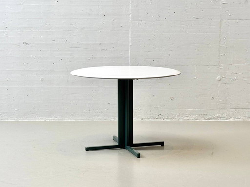 Ronde eettafel met wit blad en centrale voet, jaren 90