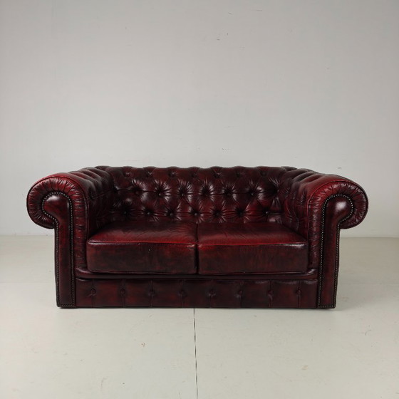 Red Chesterfield 2-Seater Sofa – Oxblood Leather – 2 seaters (photo 3 of 9)