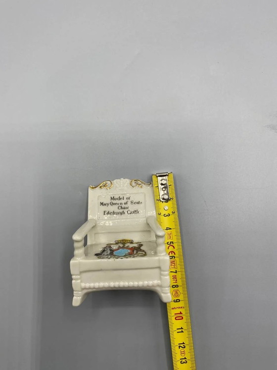 Miniature Porcelain Armchair – Mary Queen of Scots – Caledonia Heraldic China – Circa – Decorative Objects (photo 6 of 6)