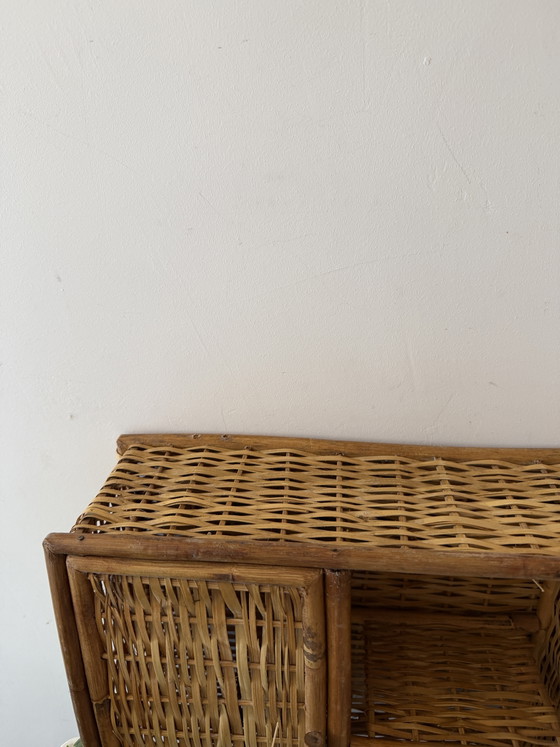 Image 1 of Rotan kastje met deurtjes