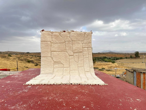 Alfombra bereber marroquí en crudo 300x200 cm – patrón geométrico en relieve – Lana, Algodón, Bohemian (photo 10 of 10)