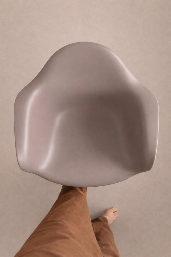 Image 1 of Silla Vitra Eames DAW