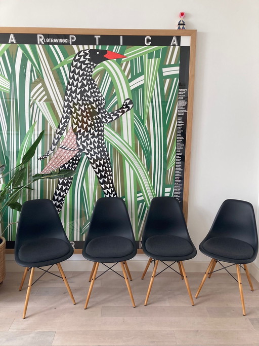4x Vitra Eames DSW