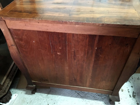Cassettiera Bombé Antica - Stile Carlo III / Luigi XV (XVIII Secolo), Cassettiere, Legno, Metallo, Marrone (foto 5 di 6)