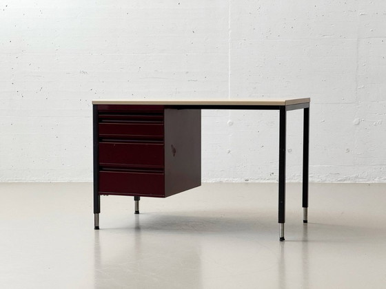 Image 1 of Bigla Schreibtisch aus Stahlrohr mit Metallkorpus, 1970er Jahre