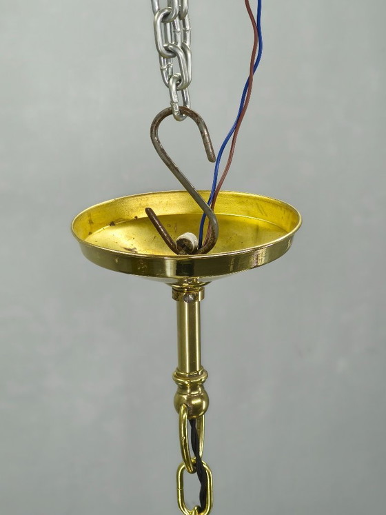 Image 1 of Lámpara de araña checa neobarroca de latón de la década de 1930 con globos de cristal opalino.