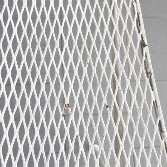 Image 1 of Een paar vintage witte gelakte metalen stoelen uit de jaren 50 van DLG Mathieu Matégot.