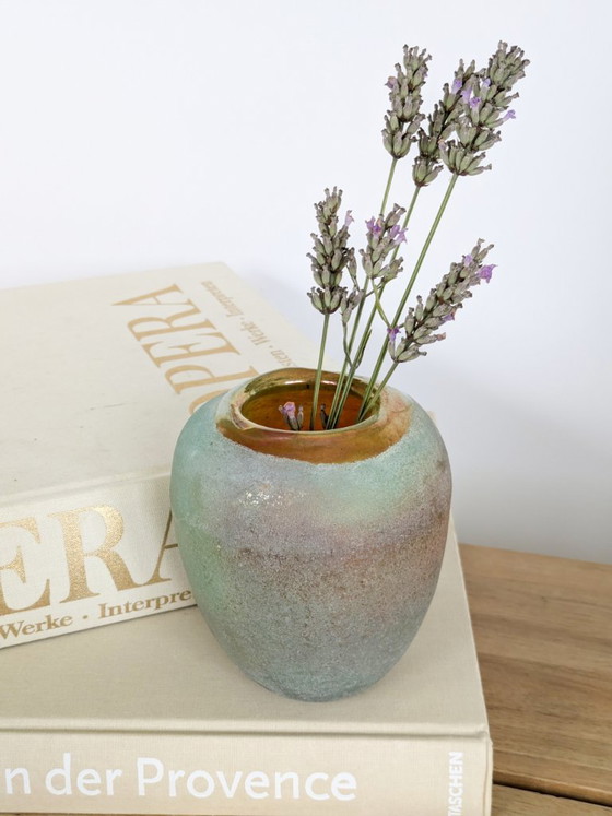 Heavy Mouth-Blown Art Glass Vase, Carnival-Style Gold Iridescence, Matte Sandblasted Finish – Vintage (photo 6 of 17)
