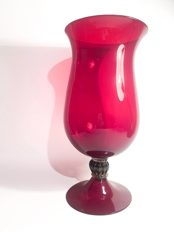1980er Jahre mundgeblasene Bordeaux Murano Glas Kelchvase, Vasen, Murano-Glas (Foto 7 von 12)