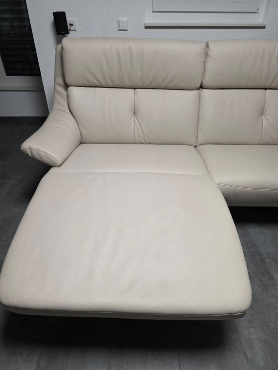 Himolla 4702 Ecksofa aus Leder, Creme, Modern (Foto 2 von 5)