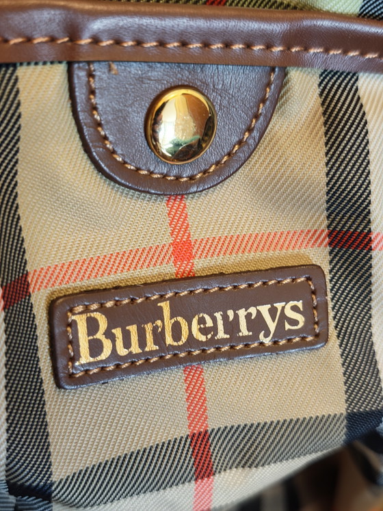 Burberry Weekender Burberry's travel bag with Entrupy certificate of authenticity – Calfskin (photo 15 of 15)