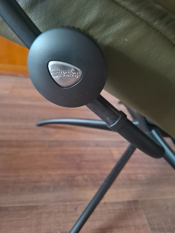 Stressless Armchair in perfect condition – Leather, Metal (photo 2 of 8)