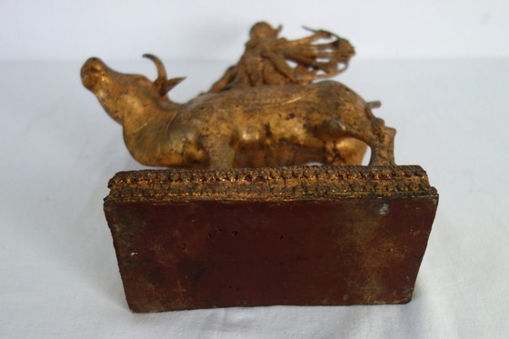 Image 1 of Statua in bronzo dorato di Shiva a Nandi, India, metà del XX secolo.