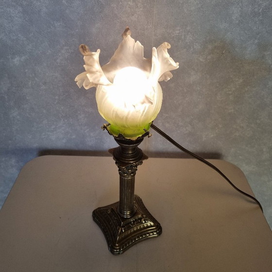 Image 1 of Lampada da scrivania Art Déco in opalino verde con base in bronzo