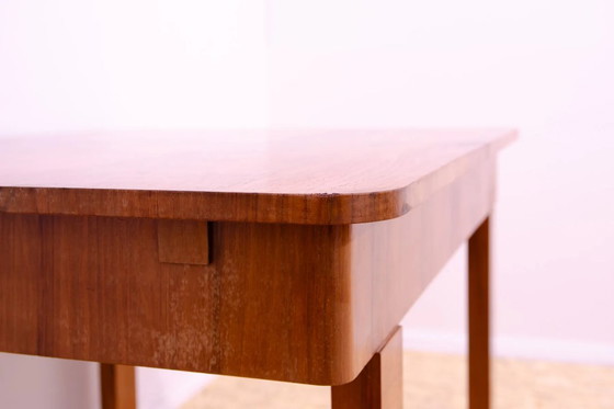 Image 1 of Table de salle à manger réglable en noyer, années 1930, Tchécoslovaquie