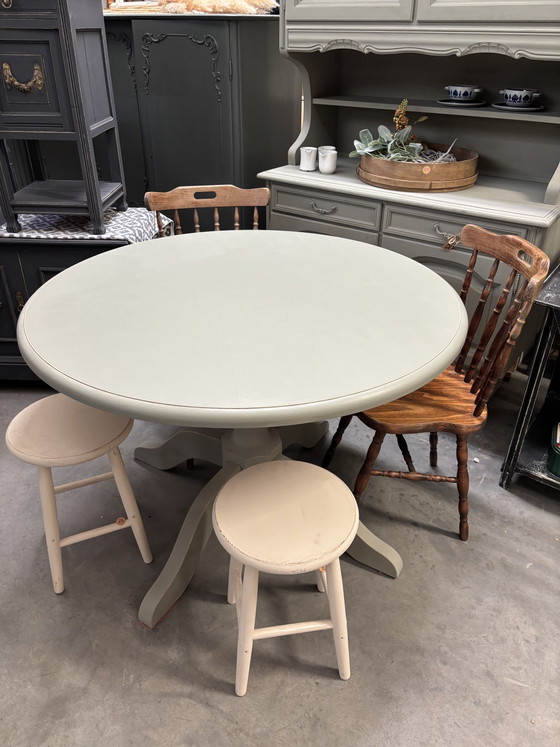 Image 1 of Vintage round table / dining table