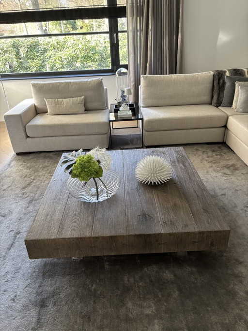 Couchtisch aus Massivholz