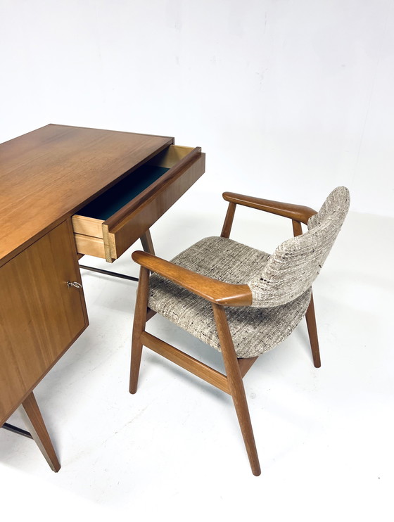 Image 1 of Vintage Walnoot Bureau ‘60