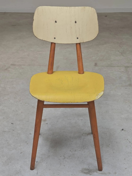 Gelber Holzstuhl TON Bystrice (Thonet) 1970 – Esszimmerstühle, Wood, Vintage (photo 4 of 11)