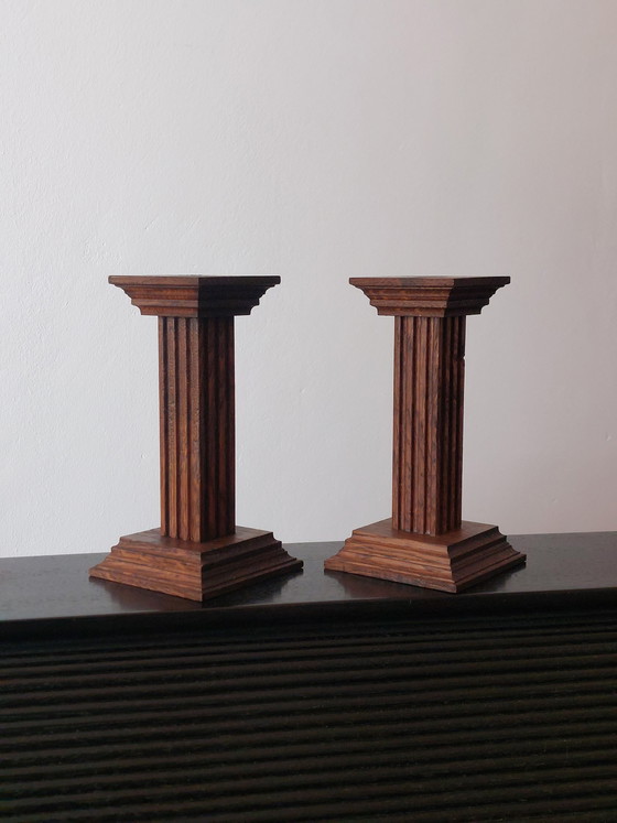 Image 1 of Paire de chandeliers en bois, décor de colonne, usine de meubles Oisterwijk