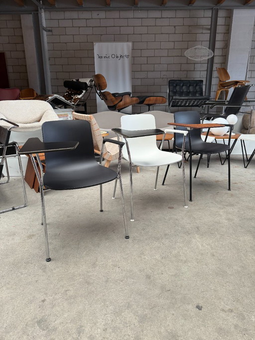 Tubo Vitra HAL RE con tavoletta per scrivere di Jasper Morrison